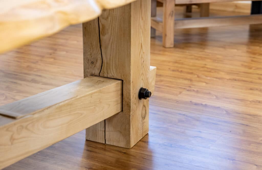 mesa unica de madera natural