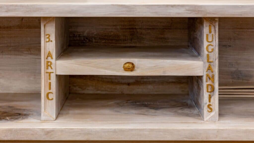 mueble blanco de nogal