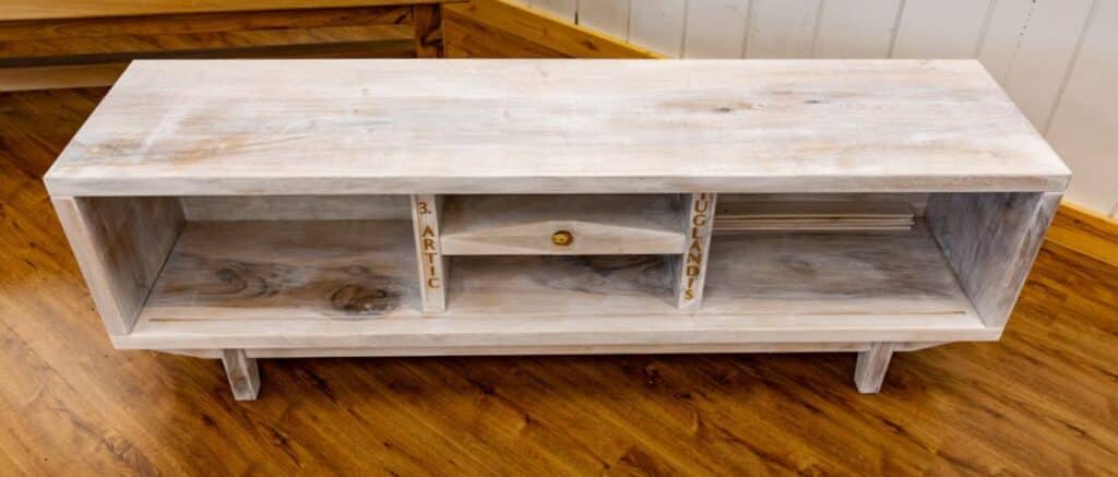 muebles blancos de nogal
